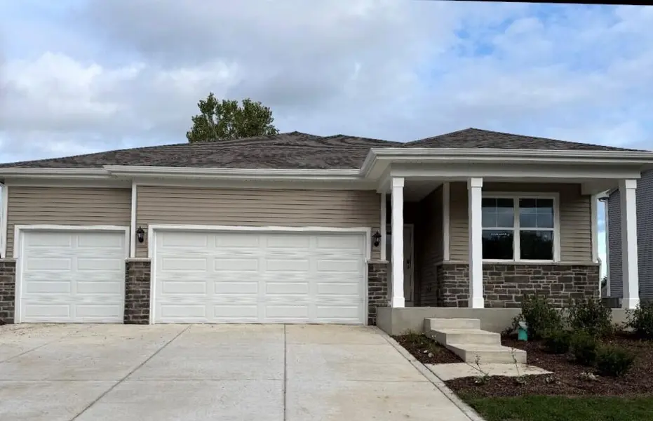 47 Larwick CIR, Valparaiso, IN 46385
