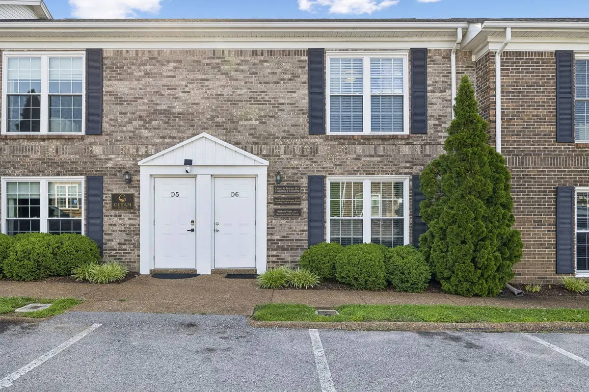 109 Holiday Ct D6, Franklin, TN 37067
