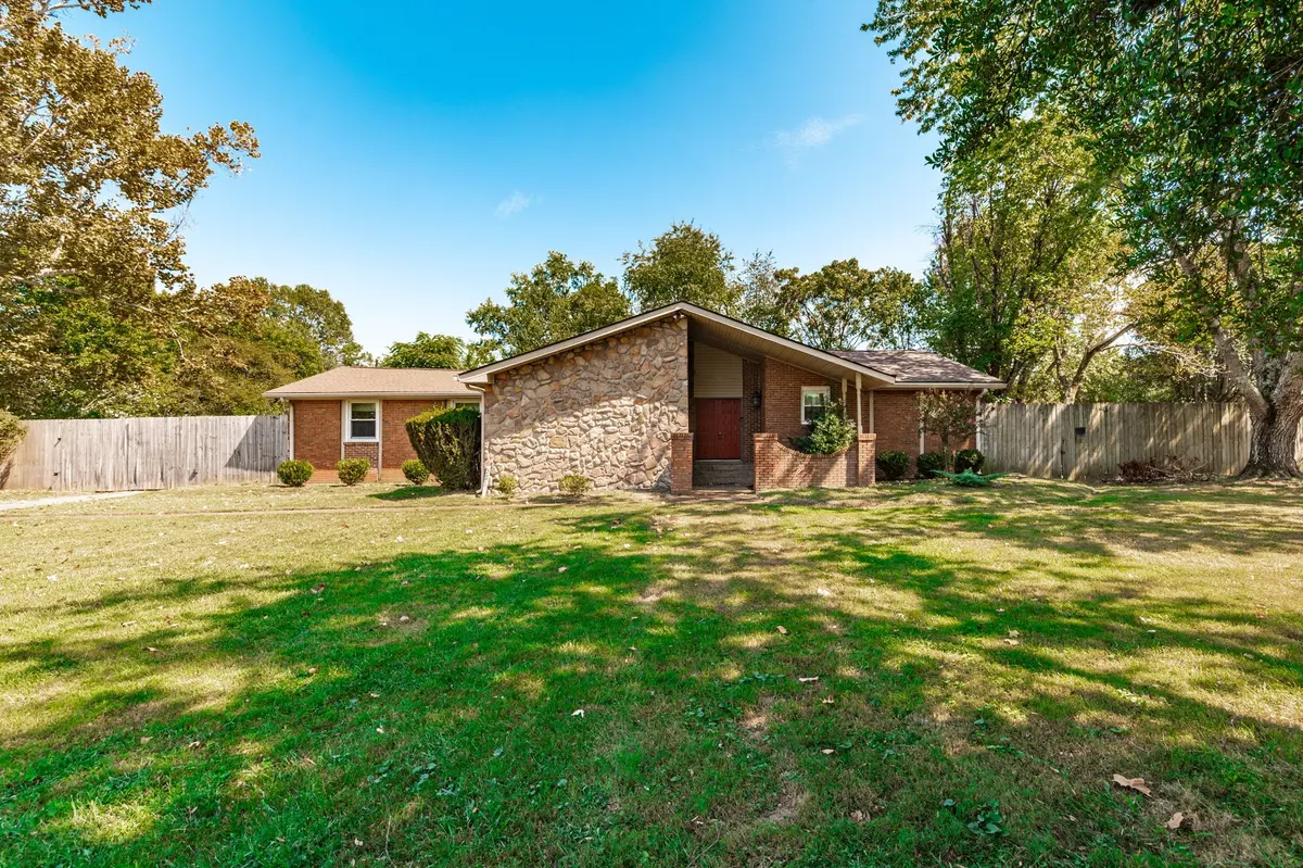 321 Douglas Bend Rd, Gallatin, TN 37066