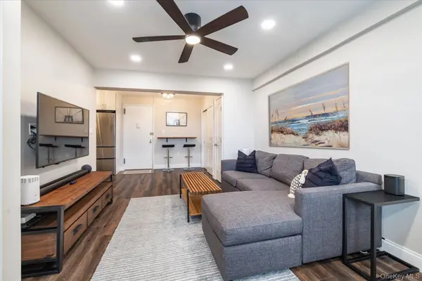 370 W Broadway #3M, Long Beach, NY 11561