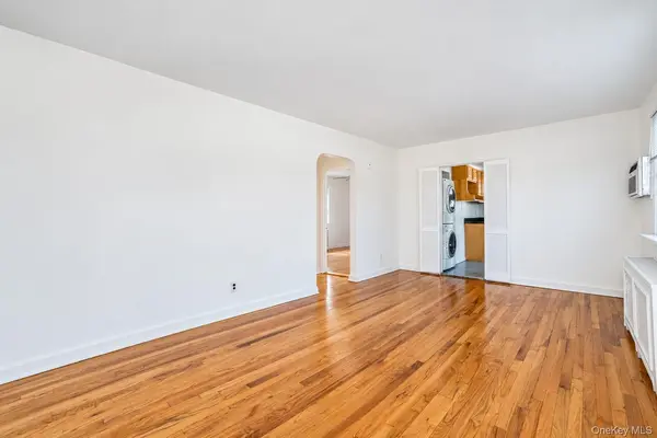 260-13 74th AVE #1 G, Glen Oaks, NY 11004