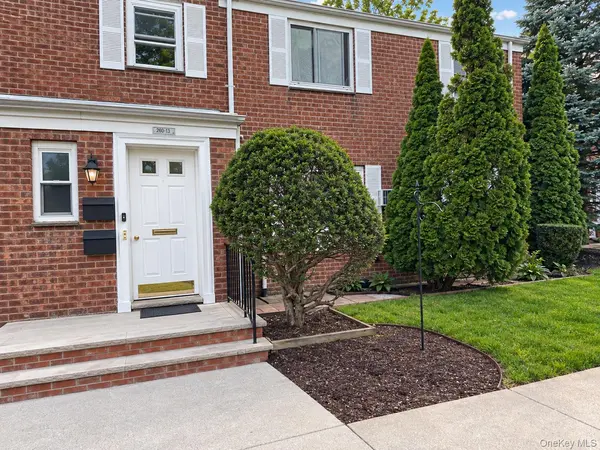 260-13 74th AVE #1 G, Glen Oaks, NY 11004