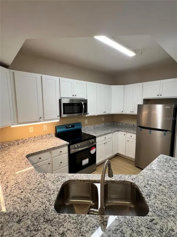 5512 METROWEST BLVD #201, Orlando, FL 32811