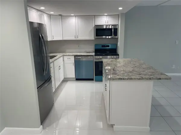 851 BAYWAY BLVD #205, Clearwater, FL 33767
