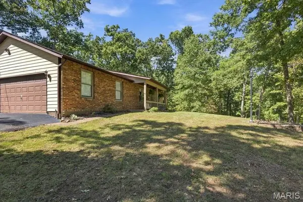 7161 Carriage Hills LN, Cedar Hill, MO 63016