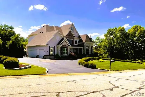 1009 Savonne CT, Chesterfield, MO 63005