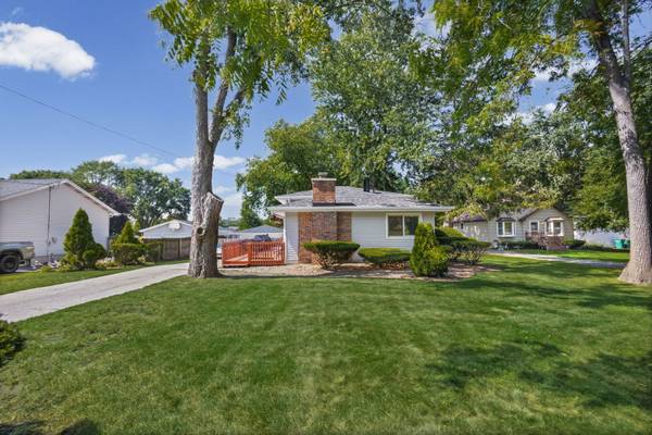 1S210 Lawler AVE, Lombard, IL 60148