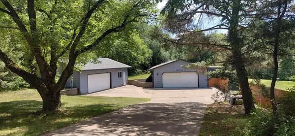 22017 Quincy ST NE, Cedar, MN 55011