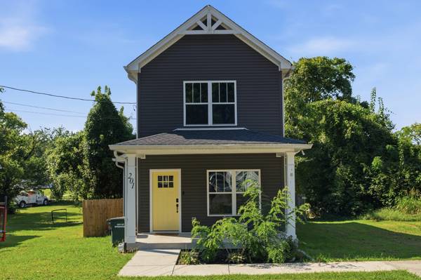 201 16th Ave #E, Springfield, TN 37172