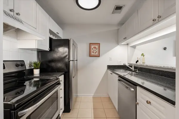 2025 Woodmont Blvd #347, Nashville, TN 37215