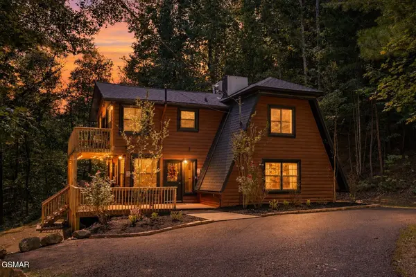 459 Sugar Mtn Way, Pigeon Forge, TN 37863
