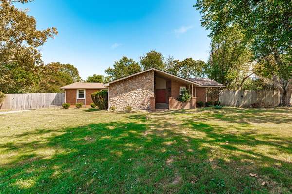 321 Douglas Bend Rd, Gallatin, TN 37066