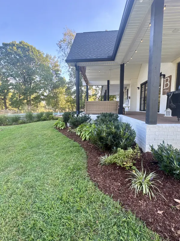 418 Creekmore Rd, Cottontown, TN 37048