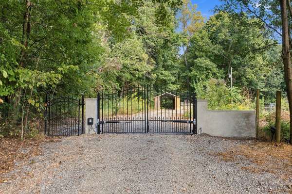 1656 Dove Ln, Springfield, TN 37172