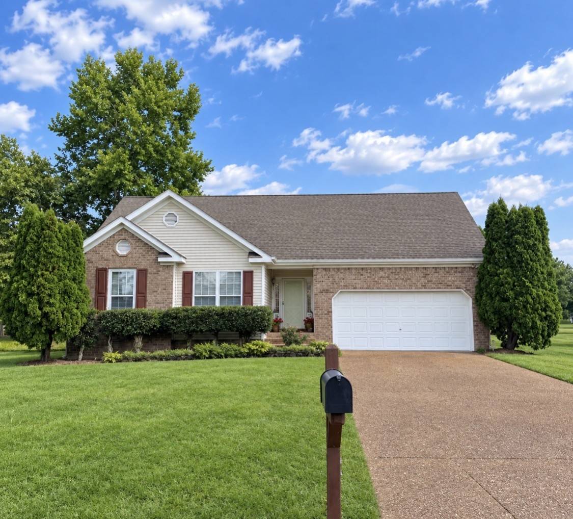 2942 Mercer Ln, Thompsons Station, TN 37179