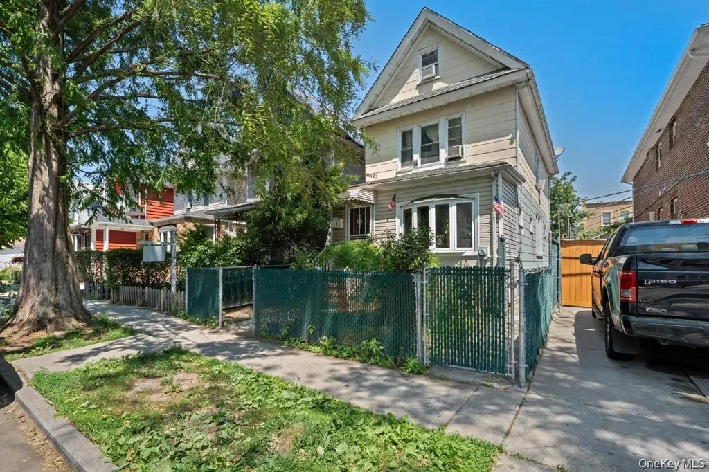 9121 110th ST, Richmond Hill, NY 11418