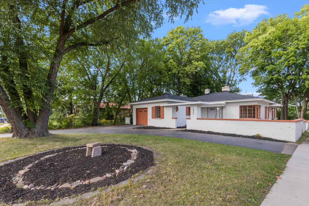 1822 E State ST, Rockford, IL 61104