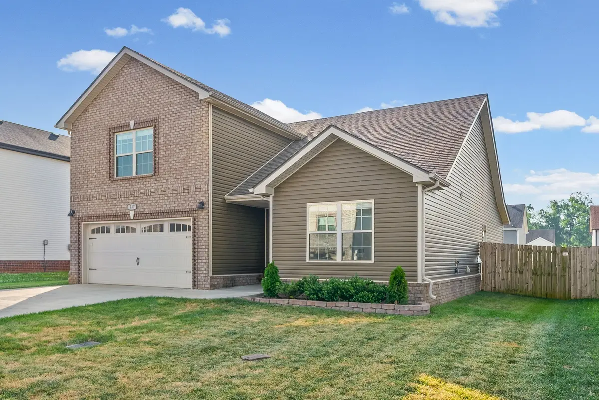 247 Dugger Dr, Clarksville, TN 37042