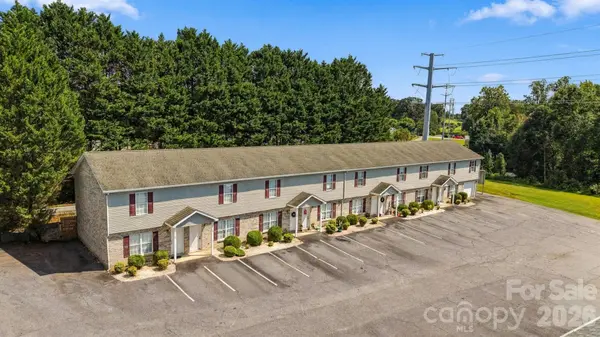 102-116 King Henry LN, Granite Falls, NC 28630