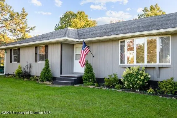 5 Country Club RD, Scott Twp, PA 18433