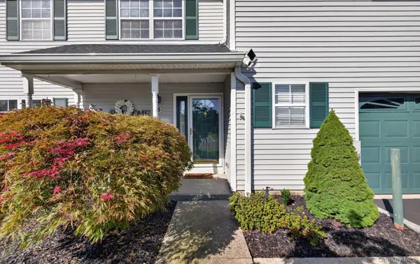 5 Monitor RD, Smithtown, NY 11787