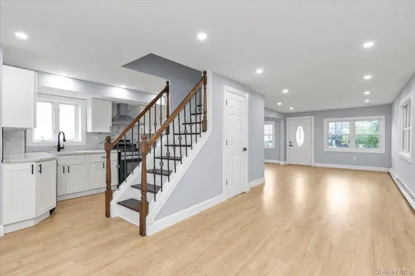 74 Davis st, East Rockaway, NY 11518