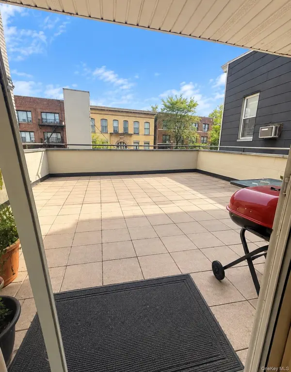 6962 Grand AVE, Maspeth, NY 11378