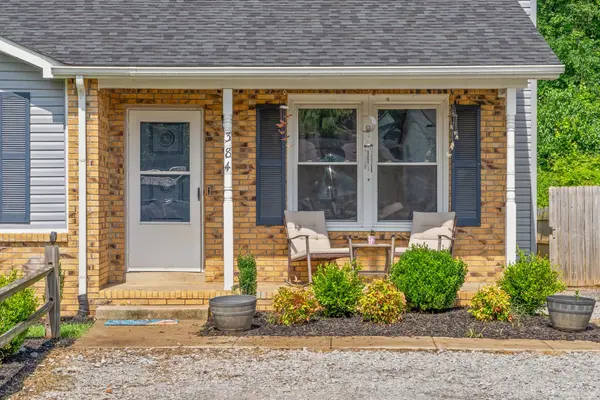 384 Roselawn Dr, Clarksville, TN 37042