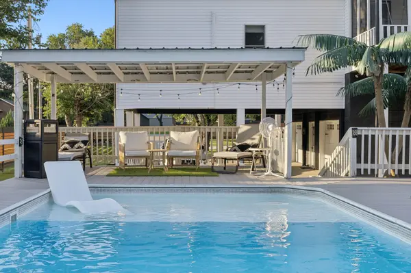 1001 Cumberland Dr, Chapmansboro, TN 37035