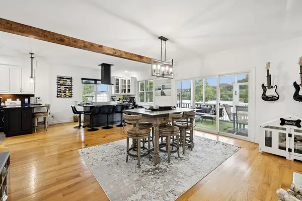 1001 Cumberland Dr, Chapmansboro, TN 37035