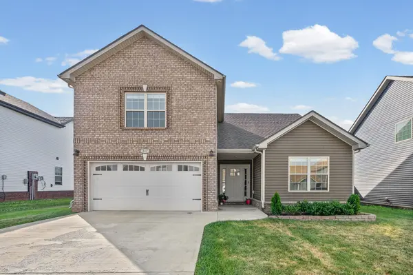 247 Dugger Dr, Clarksville, TN 37042