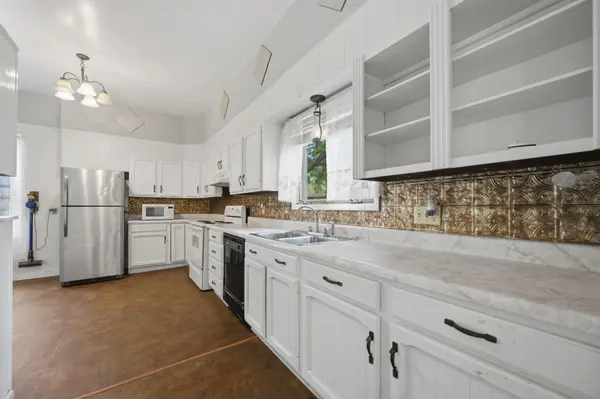 805 N C St, Wellington, KS 67152