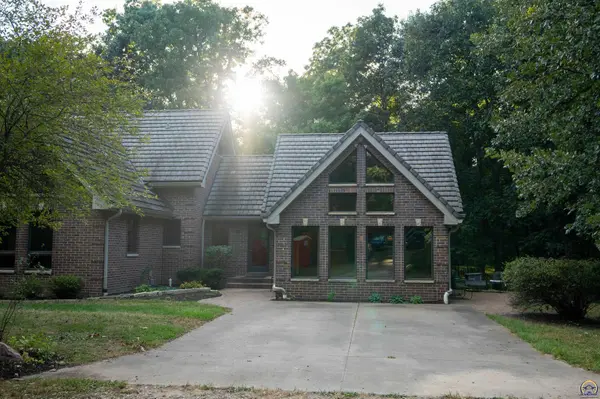 13625 206th Rd, Holton, KS 66436