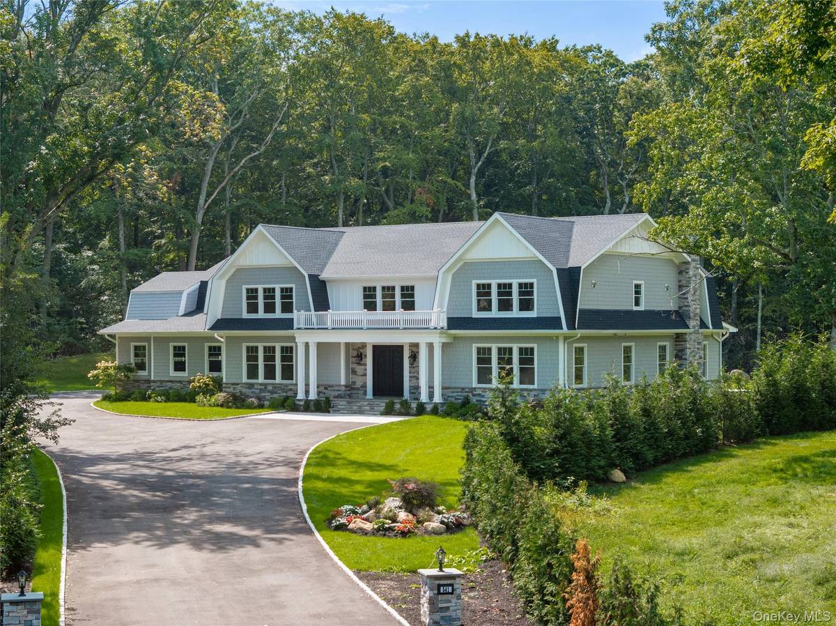 541 Split Rock RD, Syosset, NY 11791