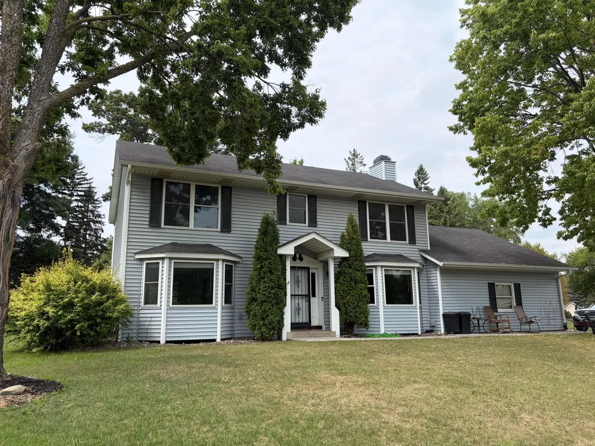 7831 Danner CT, Inver Grove Heights, MN 55076