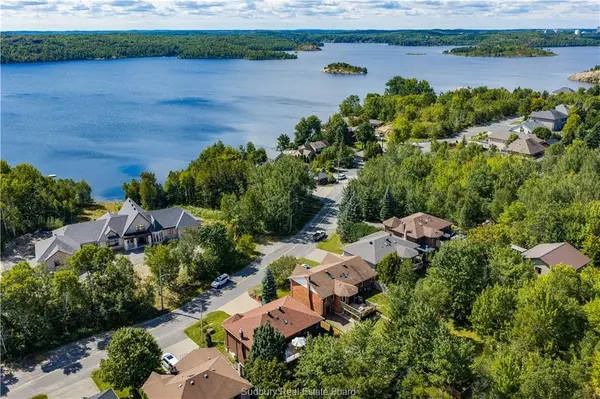 2376 Greenwood DR, Sudbury, ON P3B 4G4