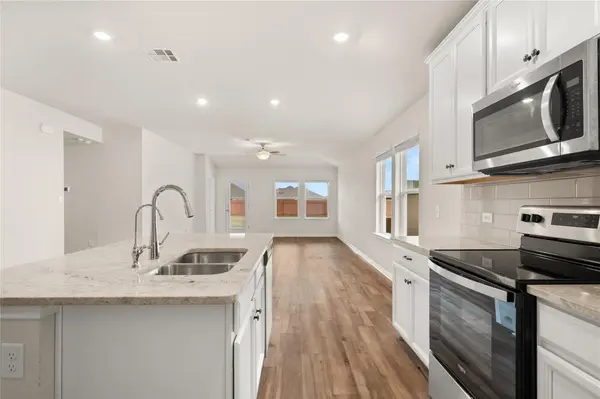 105 Saviano RD, Hutto, TX 78634