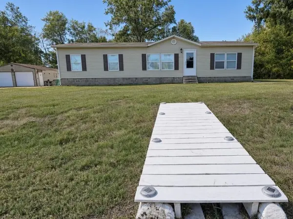 553 NW 7th RD, Lamar, MO 64759
