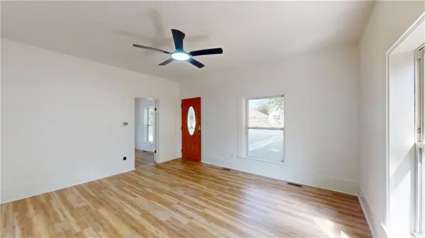 609 W Lee ST, Nevada, MO 64772