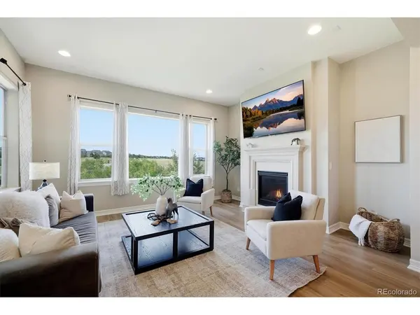 8641 S De Gaulle, Aurora, CO 80016