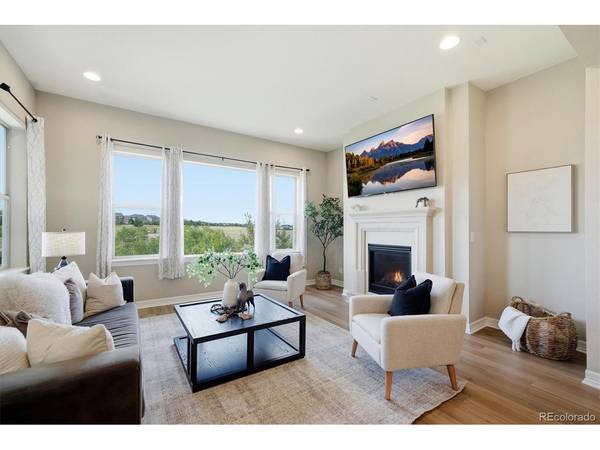 8641 S De Gaulle, Aurora, CO 80016