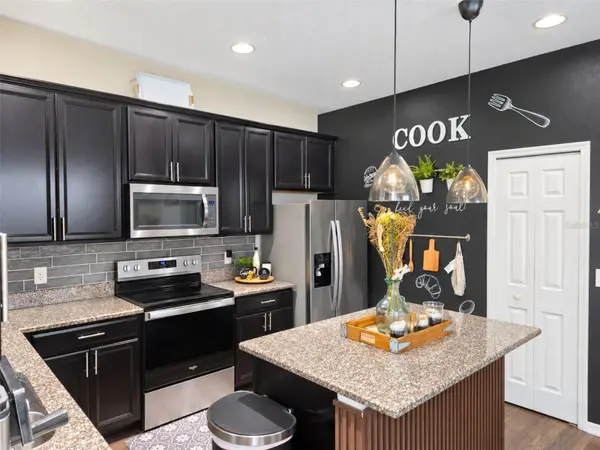 4839 CLIVEDEN LOOP, Sanford, FL 32773