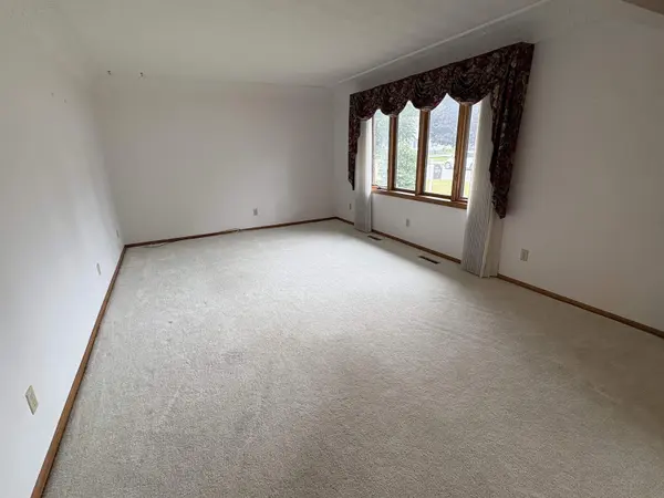 1135 Main ST, Jesup, IA 50648