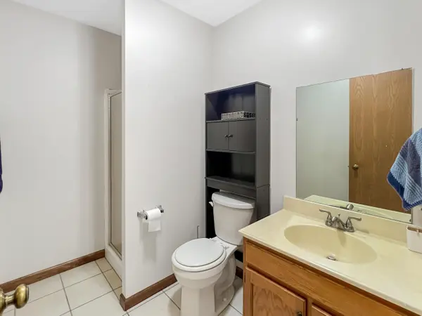 852 Jordan CIR, Schererville, IN 46375