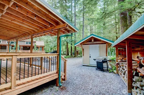 20 Goldrush RD, Deming, WA 98244