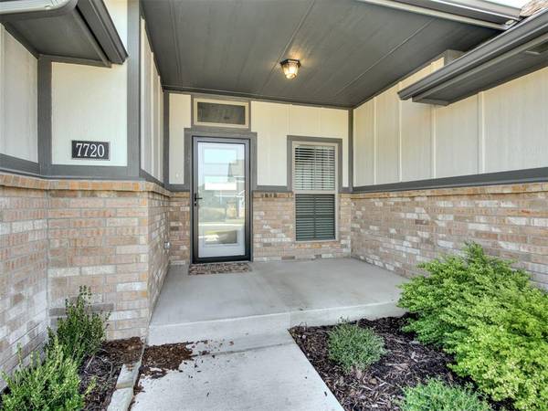 7720 Woods Edge WAY, Yukon, OK 73099