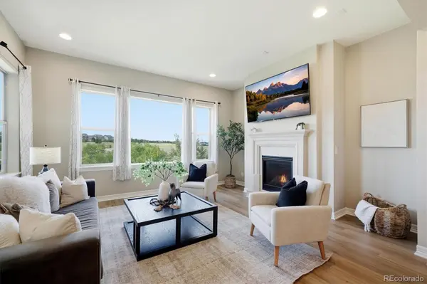 8641 S De Gaulle CT, Aurora, CO 80016