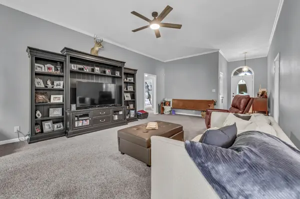 625 E Glenridge Ln, Clarksville, TN 37043
