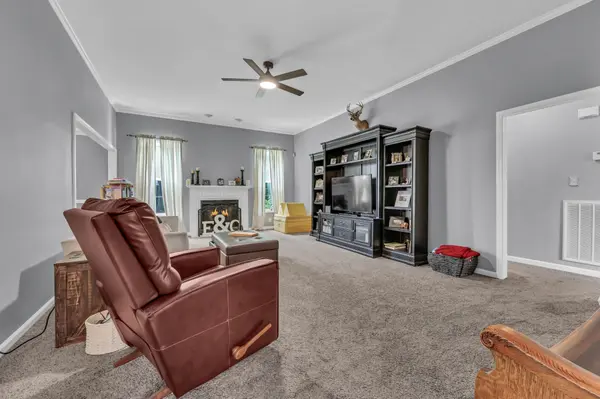 625 E Glenridge Ln, Clarksville, TN 37043