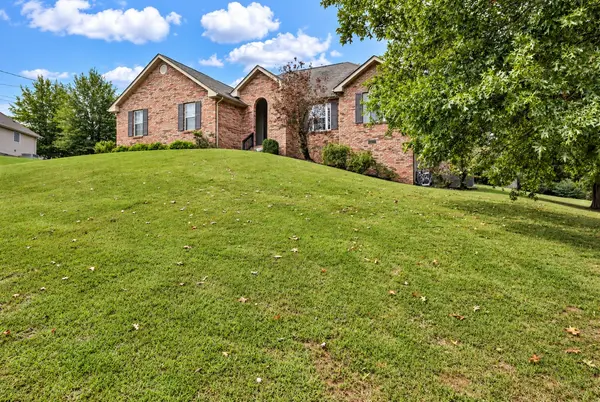 625 E Glenridge Ln, Clarksville, TN 37043